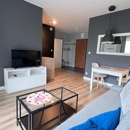 Close To Chopin Airport, Cybernetyki, Free Parking By Cosmo Spirit Варшава Екстер'єр фото