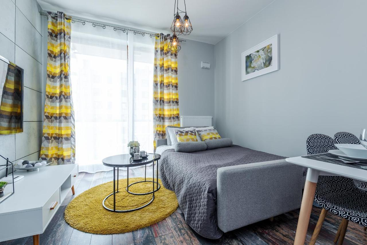 Close To Chopin Airport, Cybernetyki, Free Parking By Cosmo Spirit Варшава Екстер'єр фото