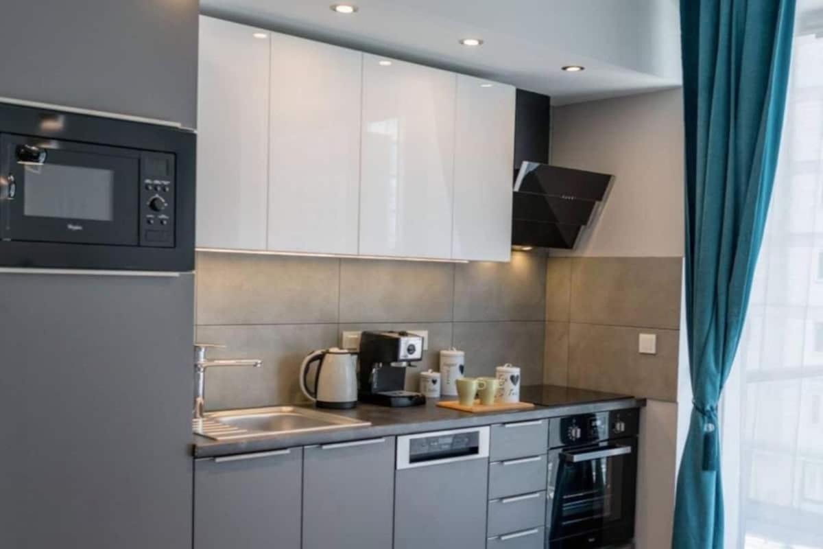 Close To Chopin Airport, Cybernetyki, Free Parking By Cosmo Spirit Варшава Екстер'єр фото